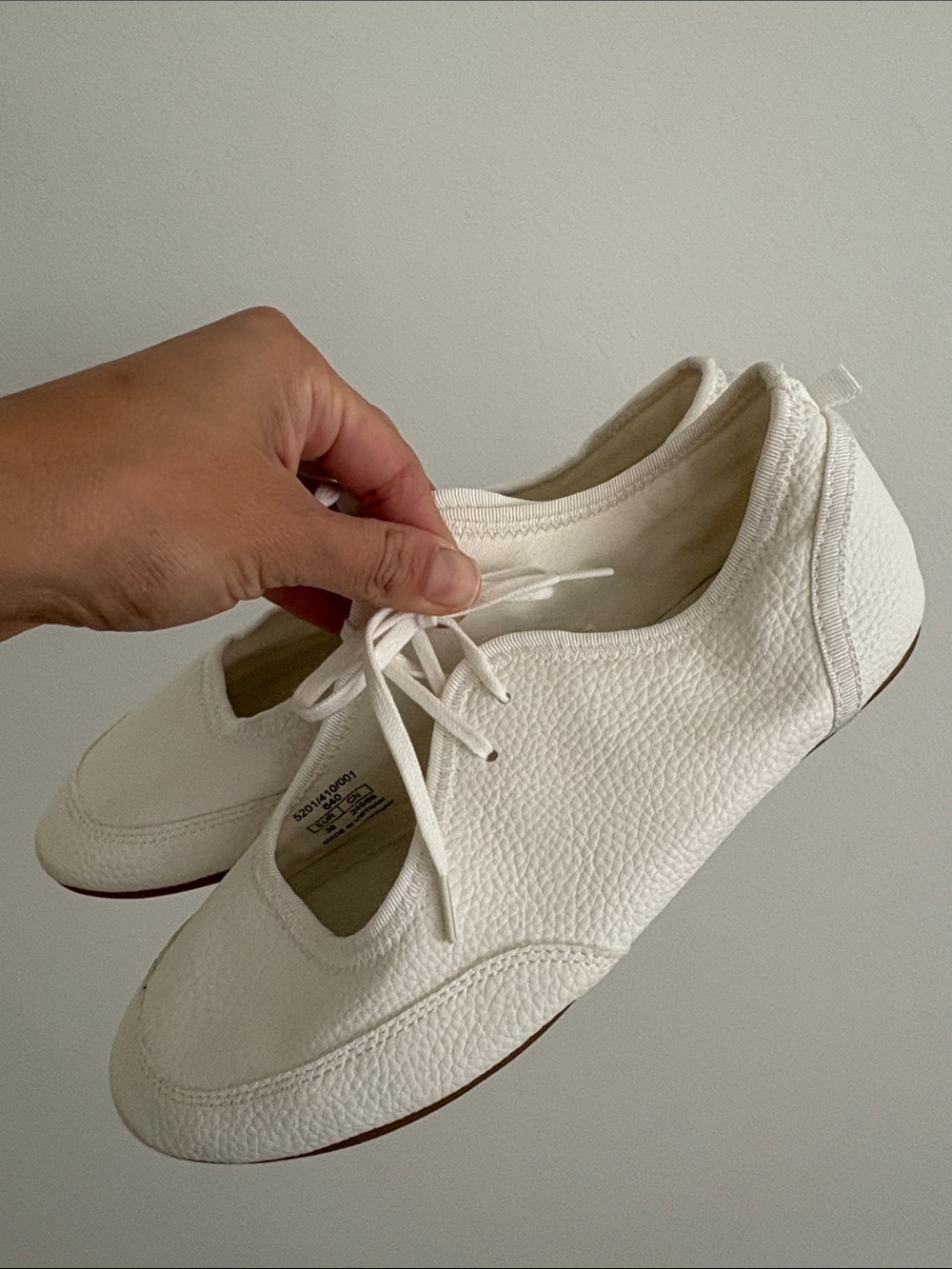 Women's White Leather Lace-Up Casual Sneakers
